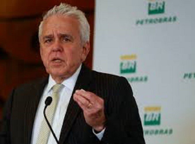 Mais uma bola fora de Bolsonaro: Investidores preveem queda forte da Petrobras e alta acentuada do dólar nesta segunda-feira.
