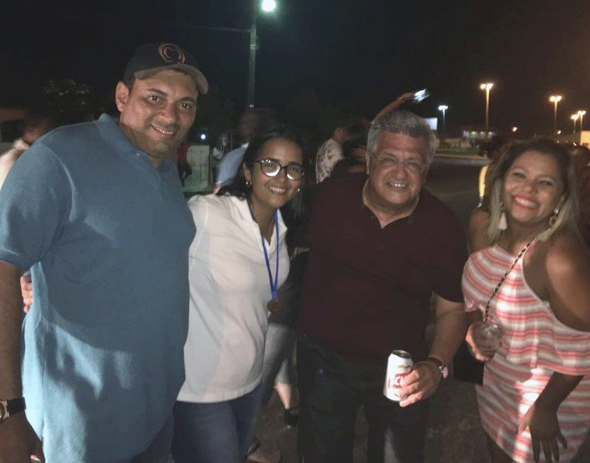 Cardeal da Silva comemora o fim do campeonato de futebol com festa
