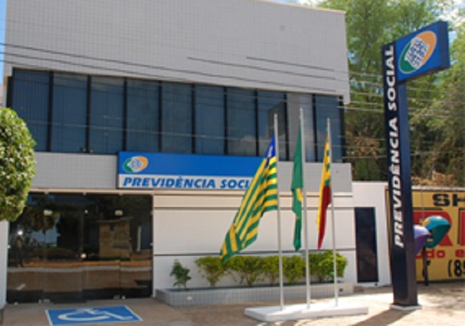 STF confirma uso do auxílio na aposentadoria por idade