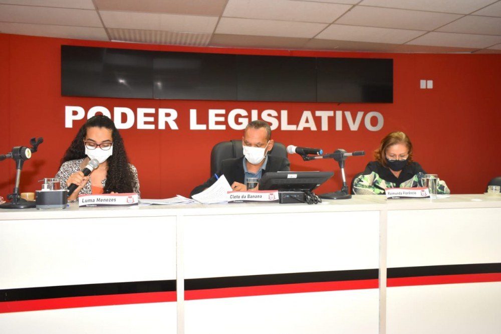 Câmara Municipal de Alagoinhas - Após leituras de diversas proposições, a sessão foi transformada em audiência pública