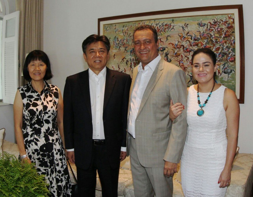 Em pleno Carnaval, Rui recebe chineses interessados em investir na Bahia