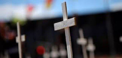 No pior dia da pandemia no Brasil, com 1.726 mortes, Bolsonaro promove almoço alegre e descontraído