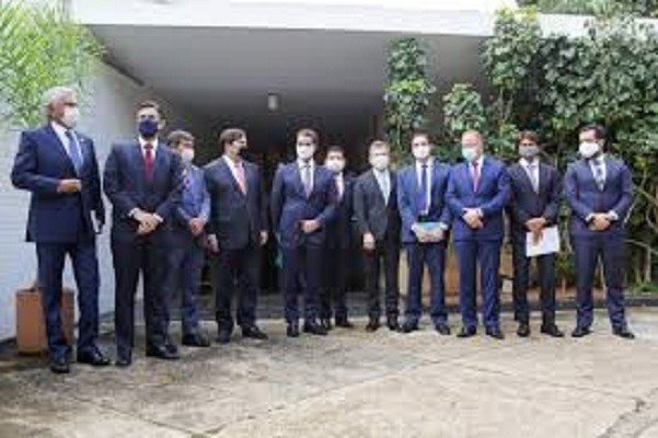 Governadores assumem coordenação do combate ao coronavírus e podem decretar lockdown nacional dia 14