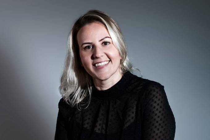 Cientista brasileira cria produtos que inativam o coronavírus em 30 segundos