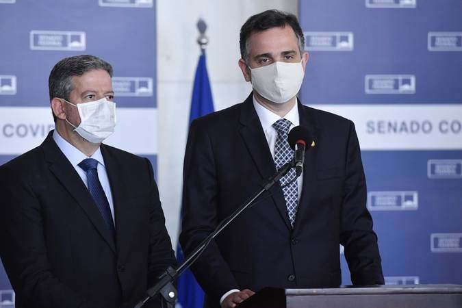 Novo debate: com Lula em campo, presidentes da Câmara e do Senado se afastarão de Bolsonaro?