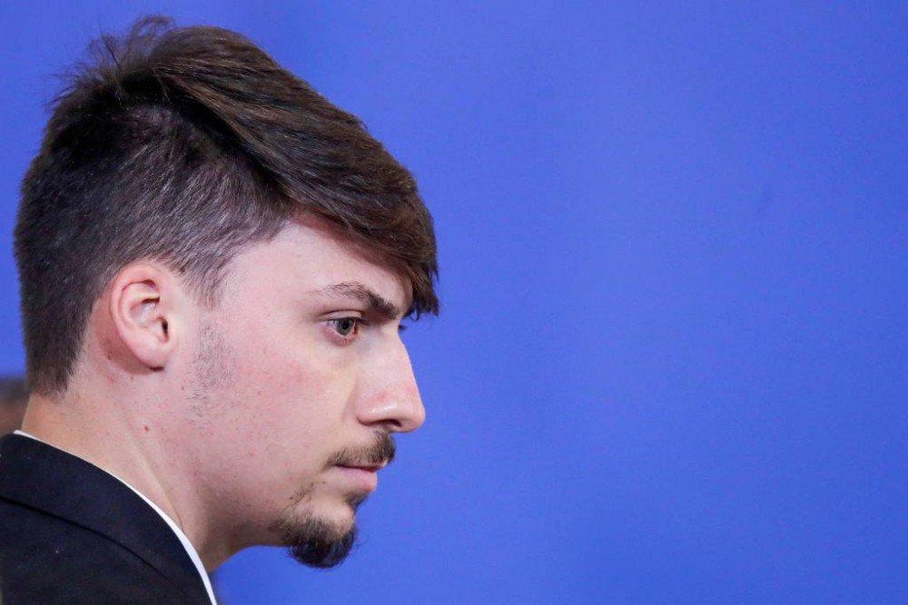 PF abre inquérito para apurar negócios do filho de Bolsonaro