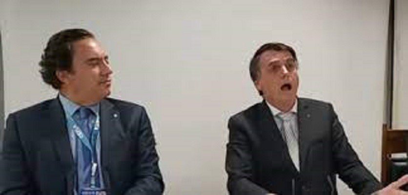 Bolsonaro tem atitude monstruosa e ironiza brasileiros que morrem com falta de ar