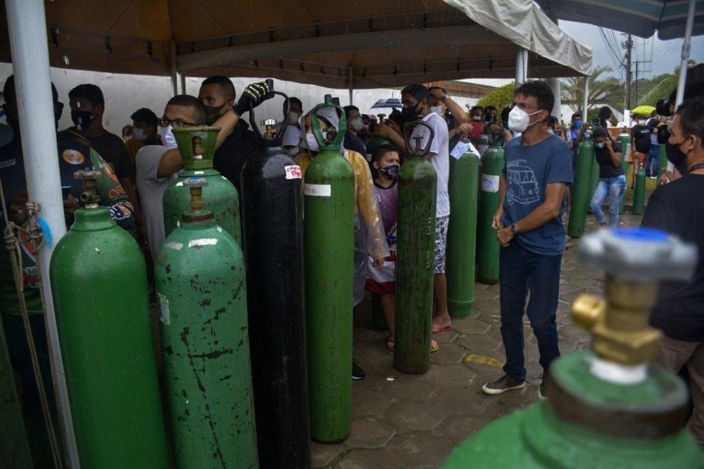 Sob risco de desabastecimento, Saúde pede ‘kit intubação’ da indústria de medicamentos