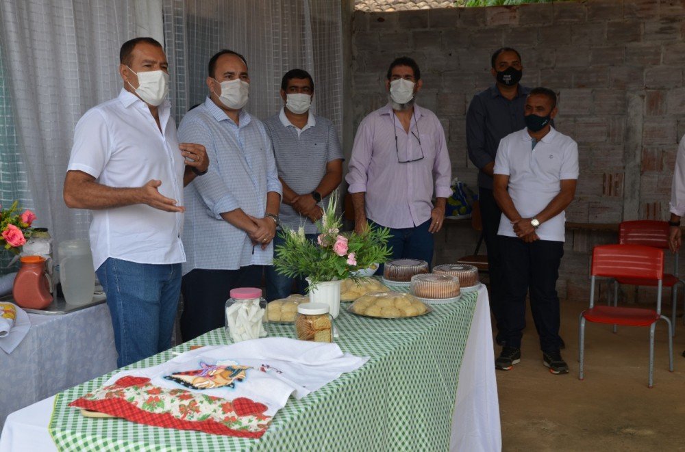 Alagoinhas - Café da manhã em agradecimento pela requalificação da Escola Municipal Amando Alves de Azevedo