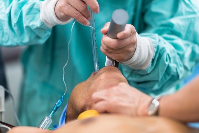 Municípios apelam por coordenação nacional no combate à pandemia e pedem, urgentemente, kit de intubação