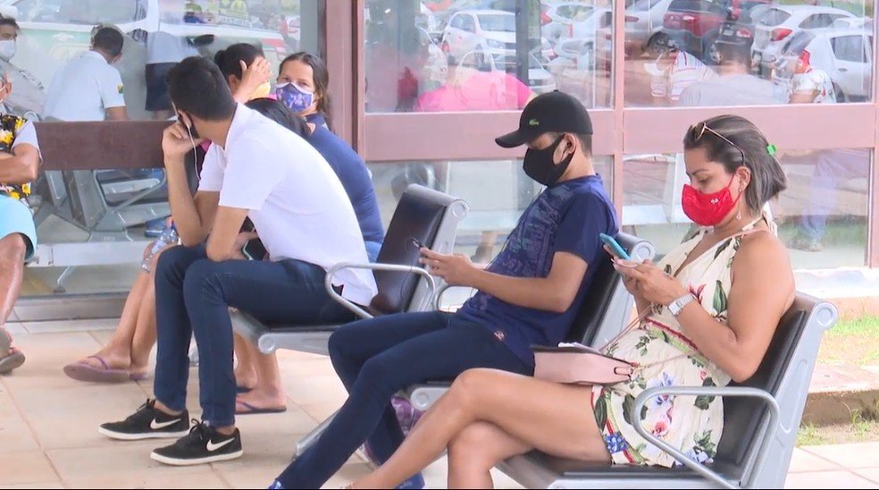 Fiocruz diz que dados apontam aumento expressivo dos casos de Covid entre os mais jovens