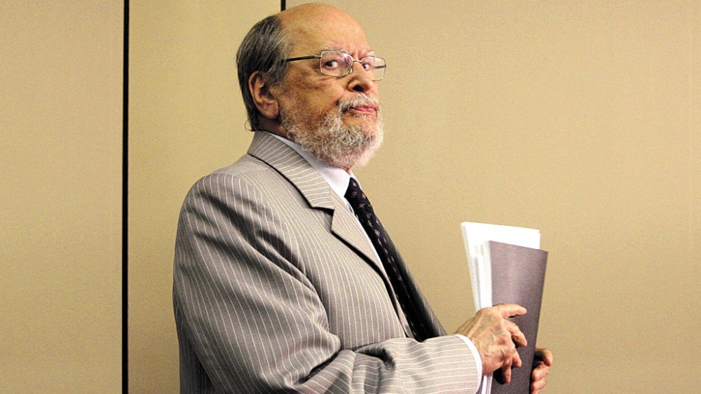 Ex-ministro do STF se junta a grupo de Felipe Neto
