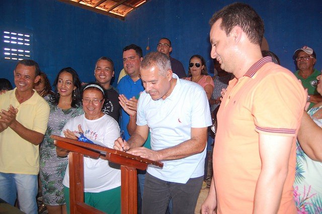 “Uma escola com cara de escola”: Prefeito assina Ordem de Serviço para a construção da Escola Érico Veríssimo
