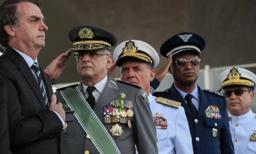 Entenda a crise gerada por Bolsonaro que levou à saída dos 3 comandantes das Forças