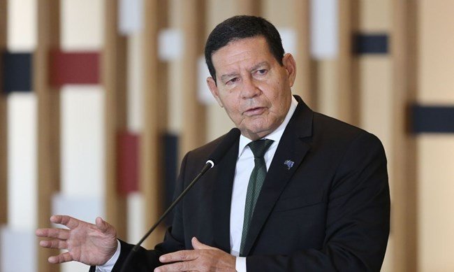 Mourão defende respeito ao critério da antiguidade na escolha de novos comandantes