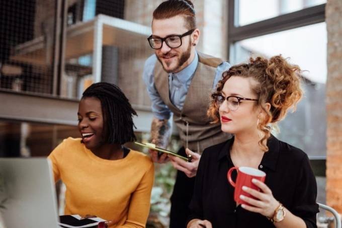 Minerva Foods, Ambev e mais 43 empresas com vagas para estágio e trainee