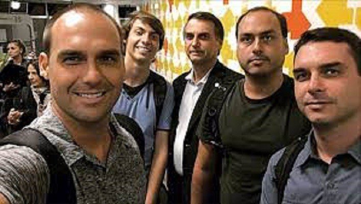Os quatro filhos do presidente exercem 
