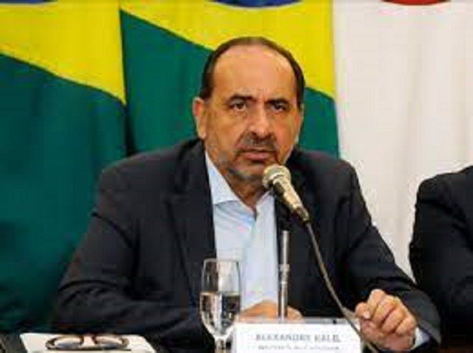 Kalil defende que governo federal decrete lockdown nacional