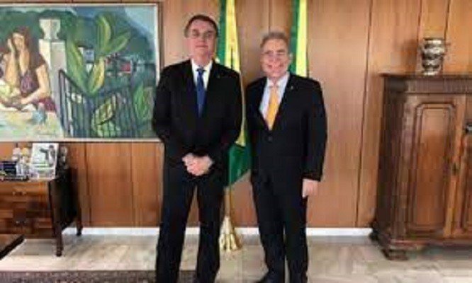 Brasil pode comprometer a luta mundial contra a Covid-19, diz imprensa francesa