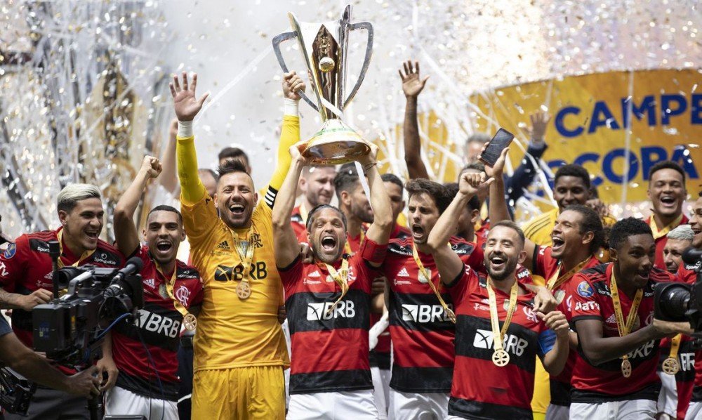 Flamengo vence o Palmeiras nos pênaltis e é bicampeão da Supercopa do Brasil