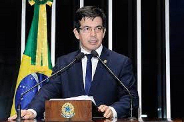 Bolsonaristas organizam ato contra Randolfe