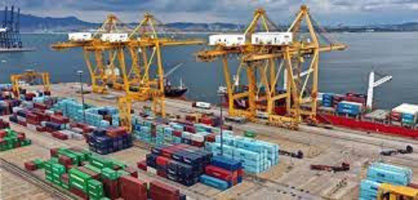 China alcança desenvolvimento equilibrado e aberto ao comércio exterior