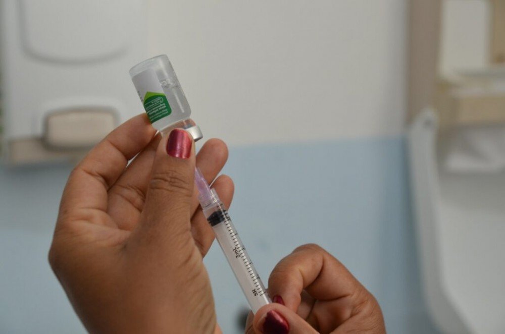 Vacinação contra a Covid-19 será retomada na quinta-feira (22)