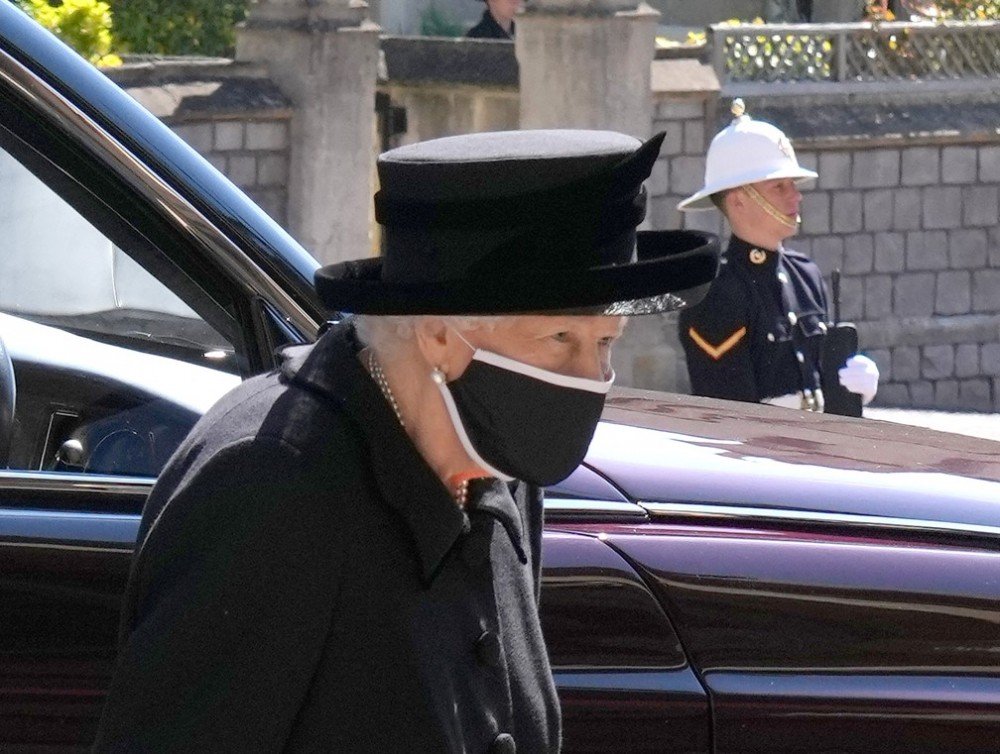 Rainha Elizabeth II completa 95 anos no 1º aniversário sem o marido Philip em mais de sete décadas