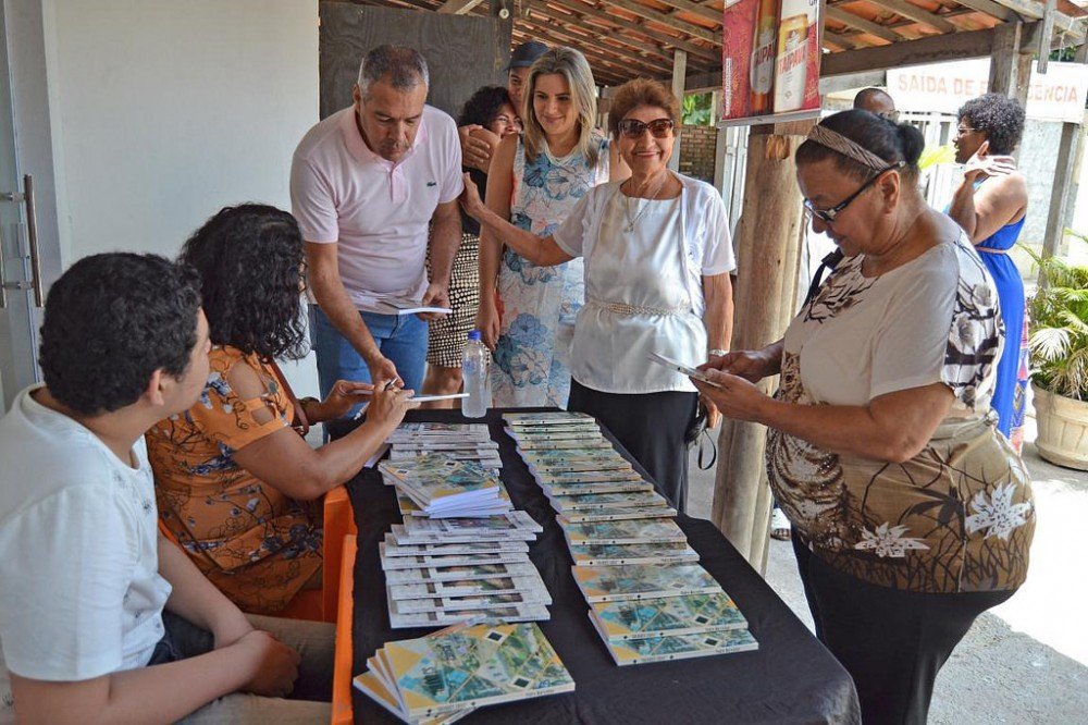 Valorização da memória: Prefeito prestigia lançamento de livro em Alagoinhas