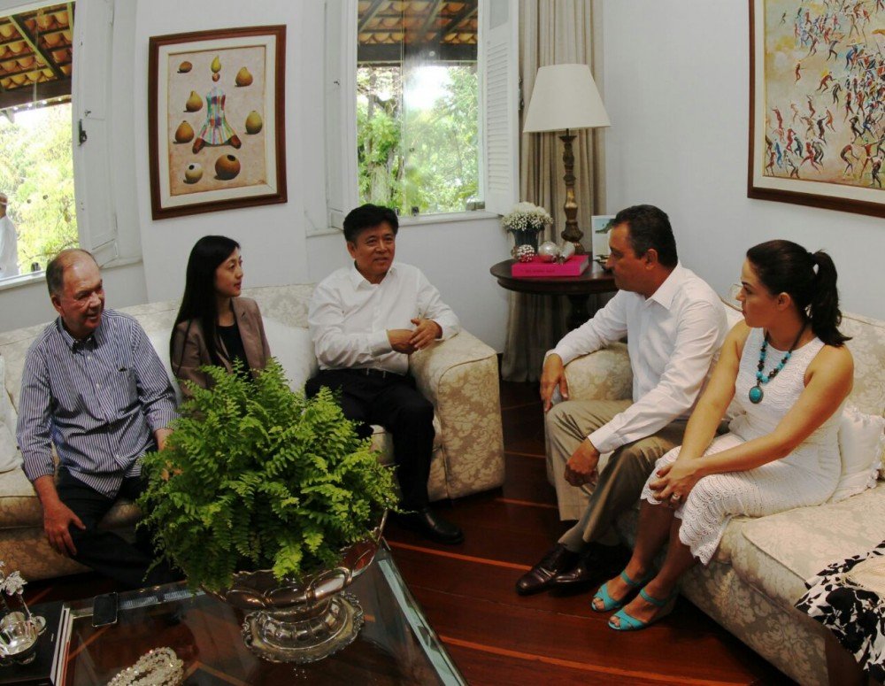 “Mão de obra tem que ser nossa”, afirma Rui em negociação com chineses no Carnaval