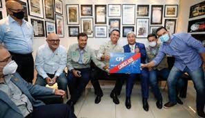 Bolsonaro debocha das quase 400 mil mortes e ri com expressão usada por milicianos: “CPF cancelado”