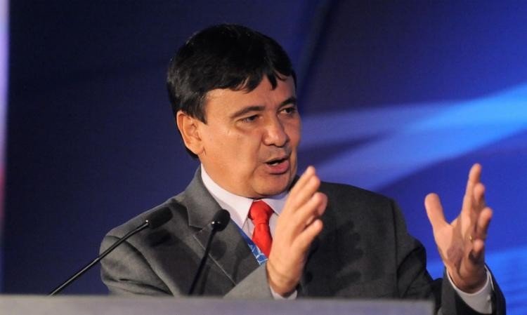 “Alguém está errado”, diz Wellington Dias sobre Anvisa e Sputnik V