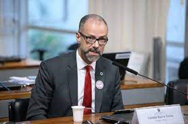 Presidente da Anvisa pode ser ouvido na CPI da Covid sobre a vacina Sputnik V
