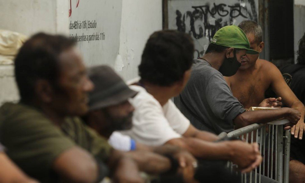 Mercado fechou 7,8 milhões de postos de trabalho durante a pandemia