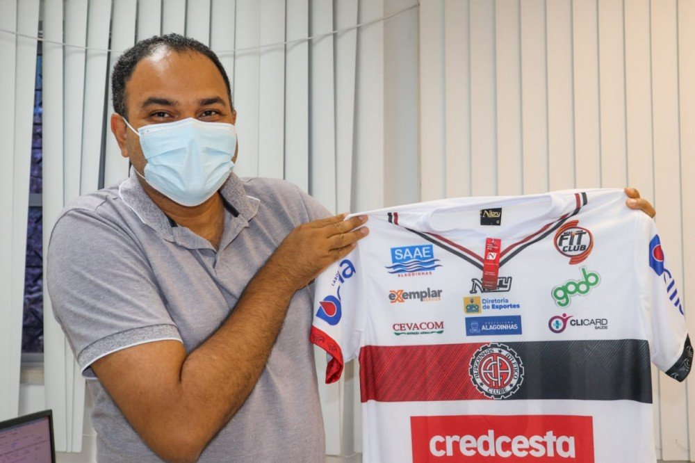 DRIVE-THRU SOLIDÁRIO: em troca de alimentos não perecíveis, SAAE promove sorteio para funcionários