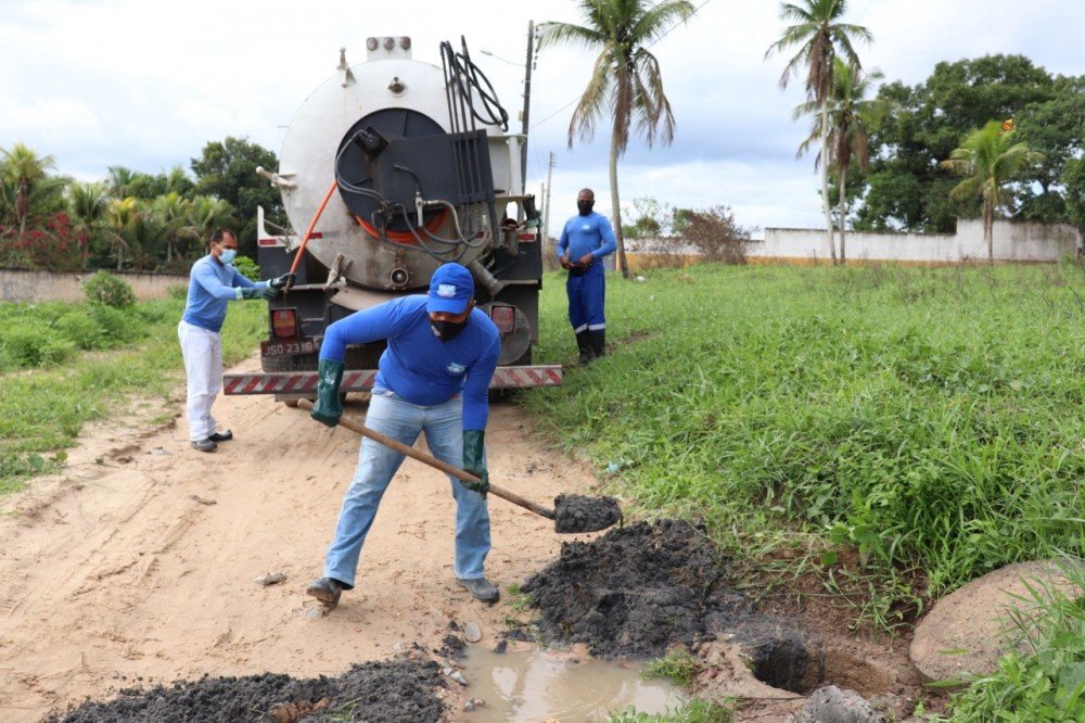 SAAE realiza desobstrução de rede de esgoto em Santa Terezinha; confira dados e cuidados necessários