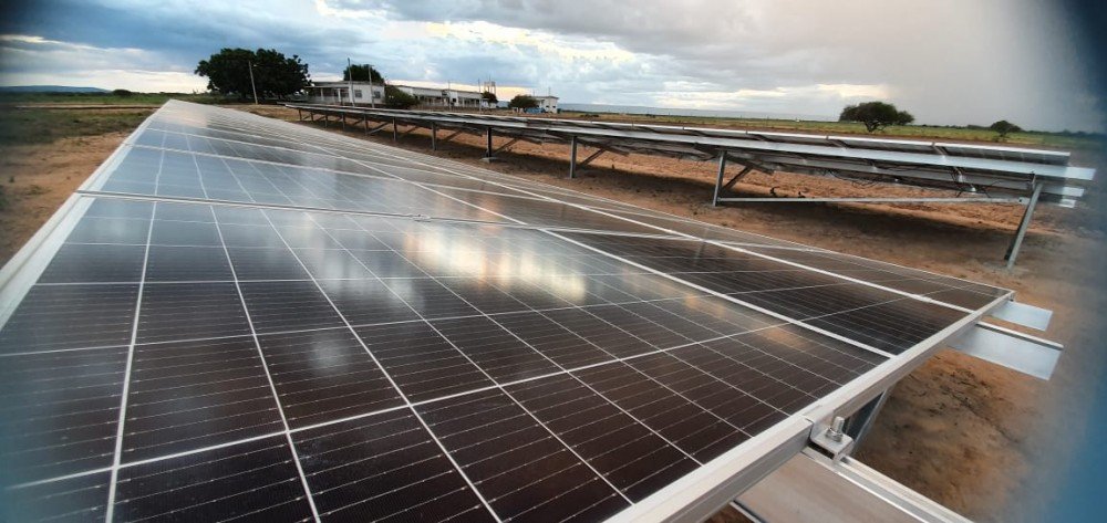 Usina solar é inaugurada na Fazenda Escola Modelo em Barra (BA)