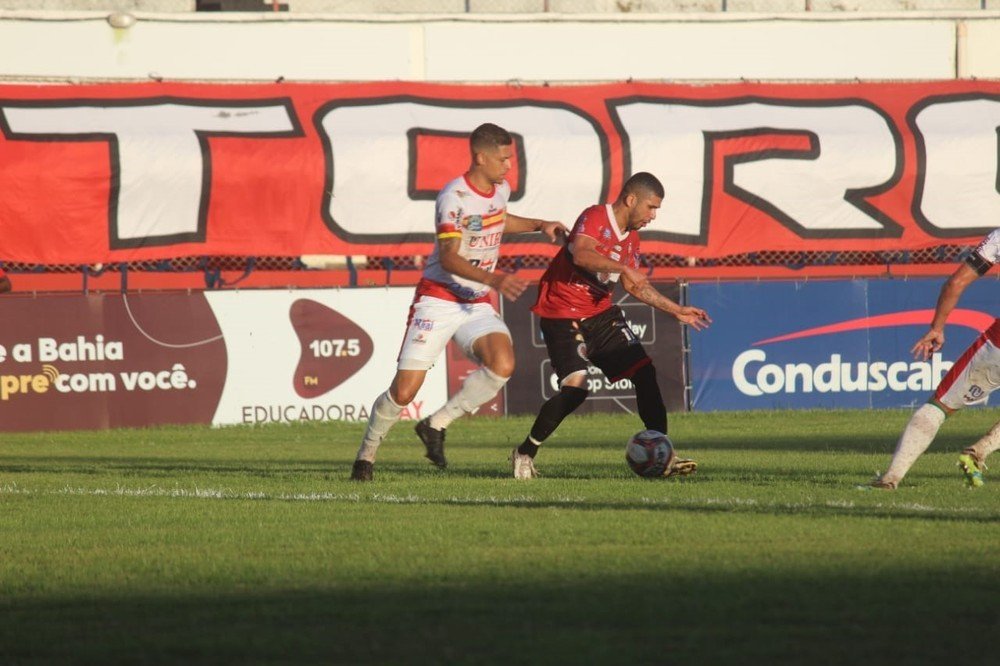 Atlético de Alagoinhas vence Juazeirense e sai na frente na semifinal do Baiano