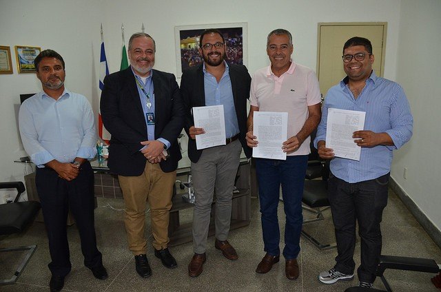 Prefeito, Secretário de Saúde e gestores da Estácio assinam contrato para a implantação da Faculdade de Medicina em Alagoinhas