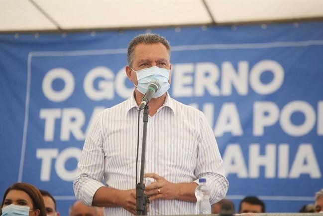 Rui anuncia que parcela do vale-alimentação estudantil será paga nesta sexta (14)