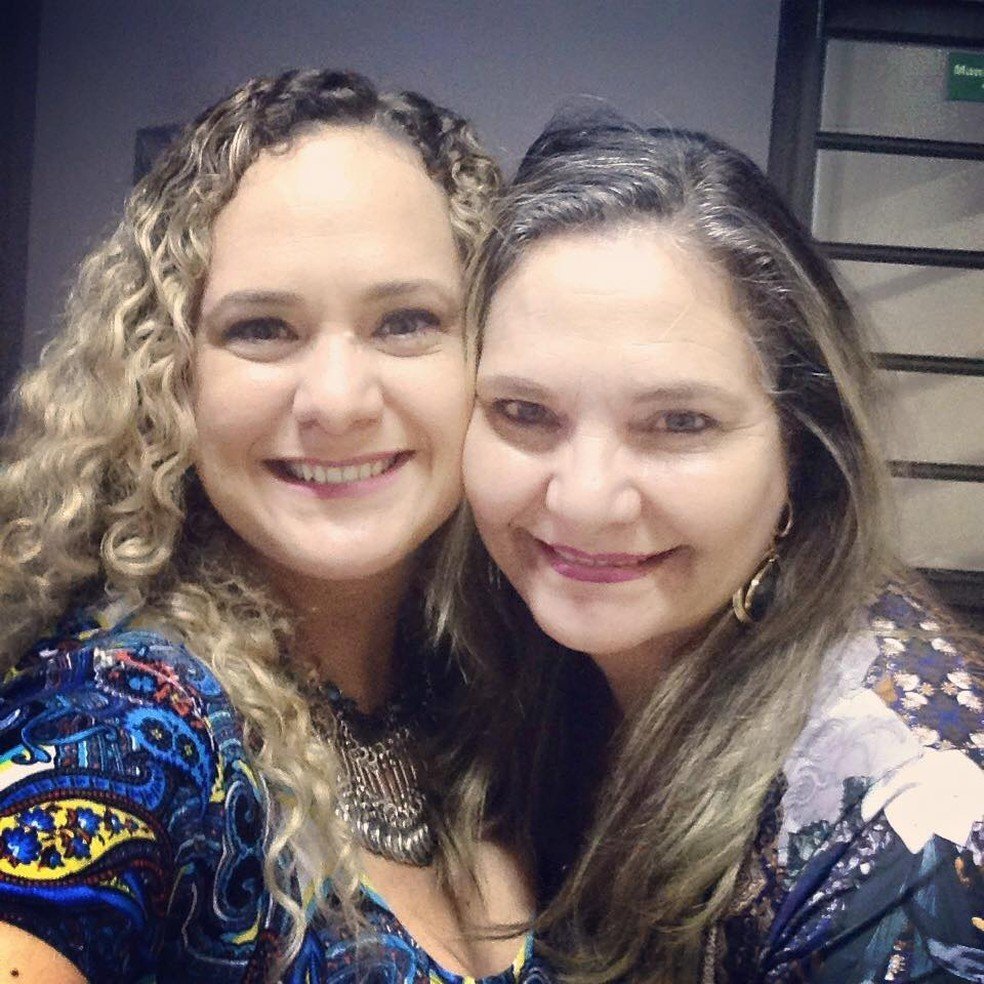 Jornalista que perdeu a filha para a Covid morre com a doença duas semanas depois