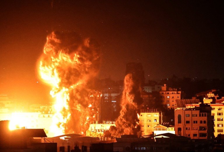 ISRAEL E PALESTINA - China se oferece como mediadora, momento que Israel volta a bombardear Gaza. Em uma semana, quase 200 mortes confirmadas