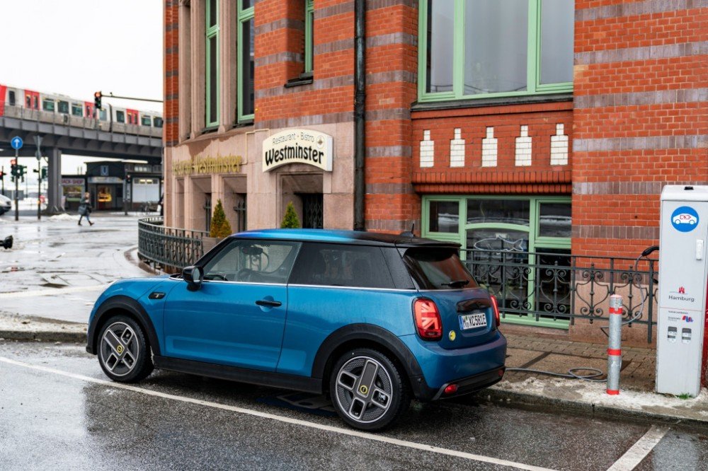 Mini Cooper elétrico chega ao Brasil: preço R$240 mil, autonomia 234km