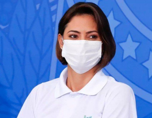 Advogado recorre contra arquivamento do caso dos cheques de Michelle Bolsonaro