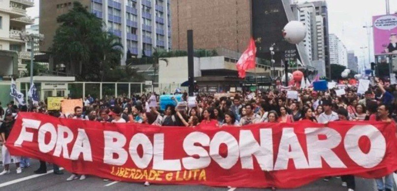 Novo pedido de impeachment de Bolsonaro. Você pode assinar junto com artistas e celebridades