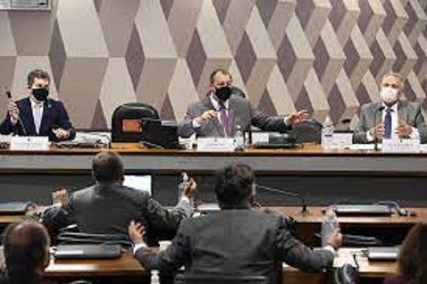 Nunca aconteceu uma CPI ter tantos documentos em só um mês de trabalho, dizem funcionários do Senado