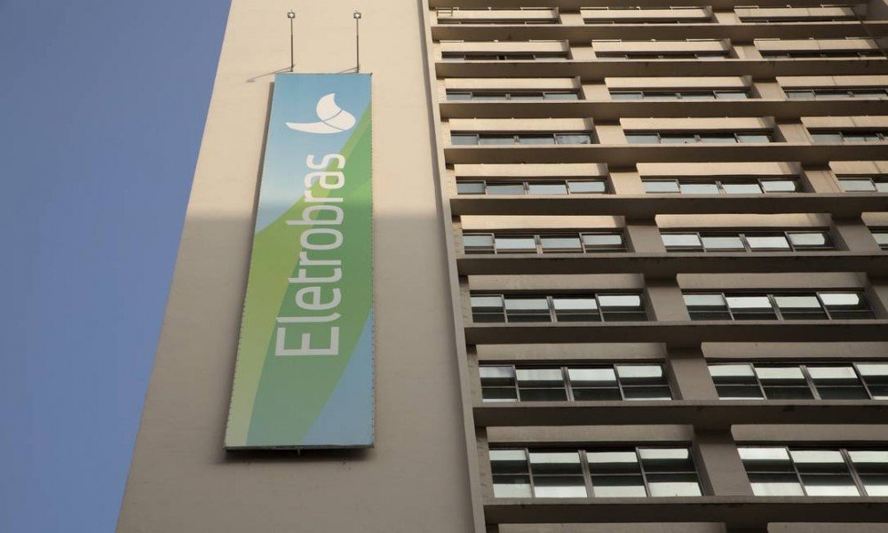Mais um assalto ao país: governo quer aprovar no senado a privatização da Eletrobras até 11 de junho