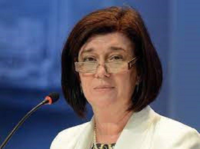 Foco da Petrobras apenas em petróleo e gás é um retrocesso, diz Magda Chambriard