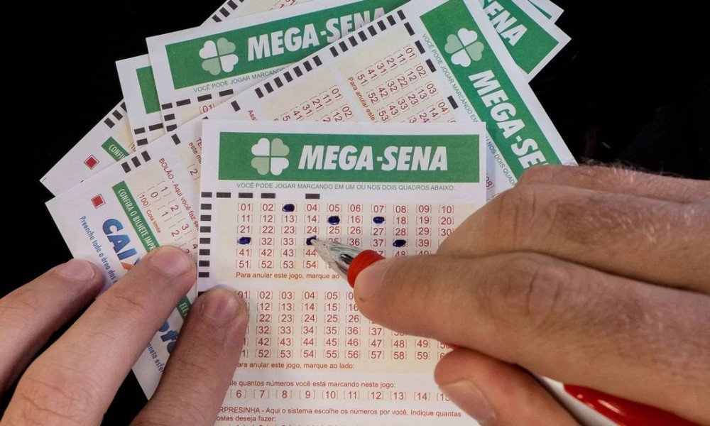 Mega-Sena pode pagar prêmio de R$ 42 milhões neste sábado