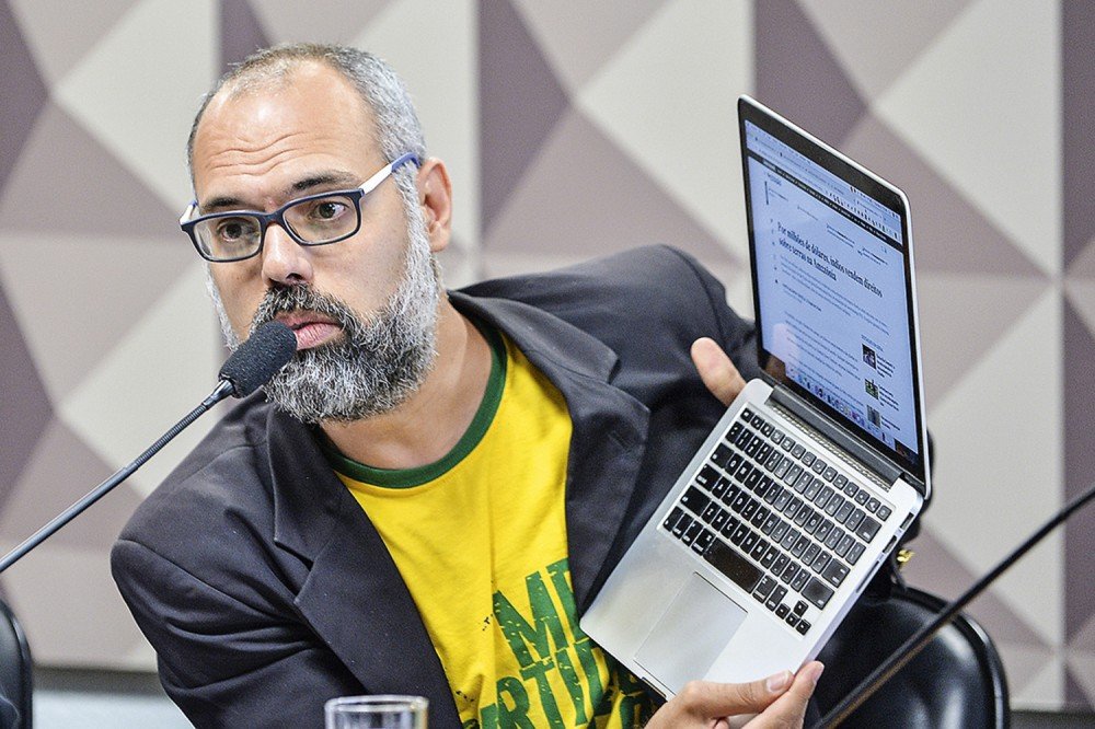 Blogueiro bolsonarista tinha livre trânsito no planalto